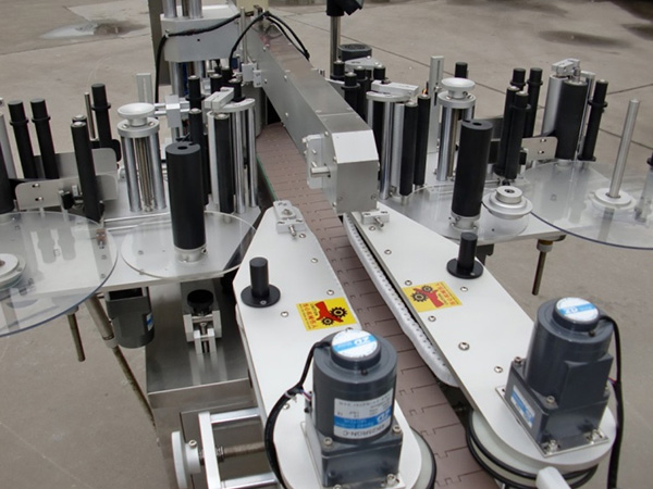Automatic-Double-Sided-Labeling-Machine-Details