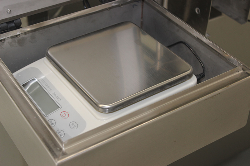 Automatic Gravity Filling Machine