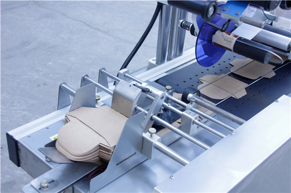 Automatic-Paging-Sticker-Labeling-Machine-Details